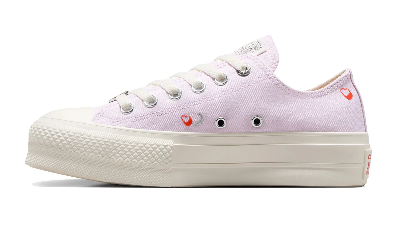 Converse Chuck Taylor All Star Lift Platform Y2K Heart