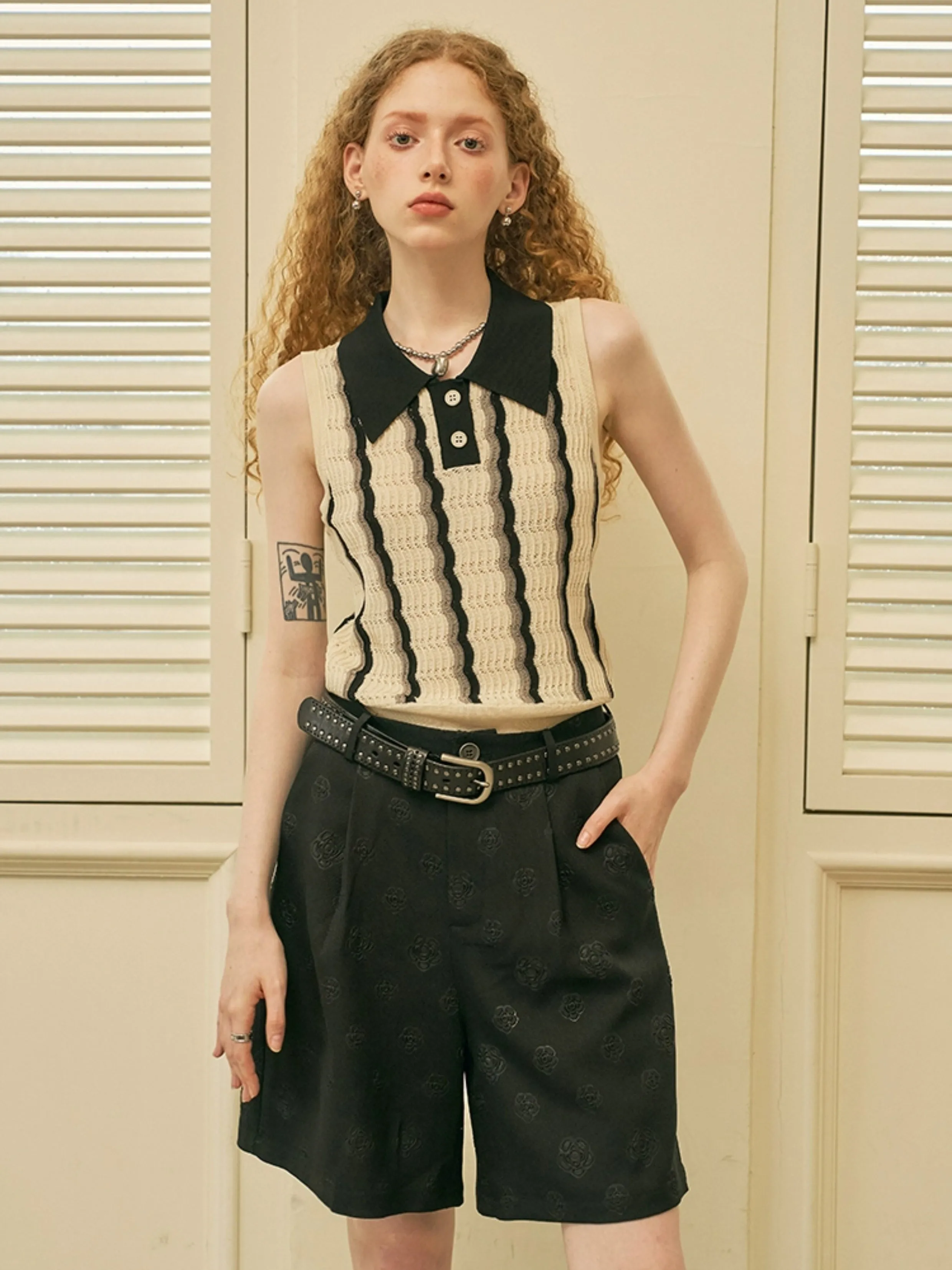 Hollow Contrast Border Polo Collar Knitted Sleeveless Top