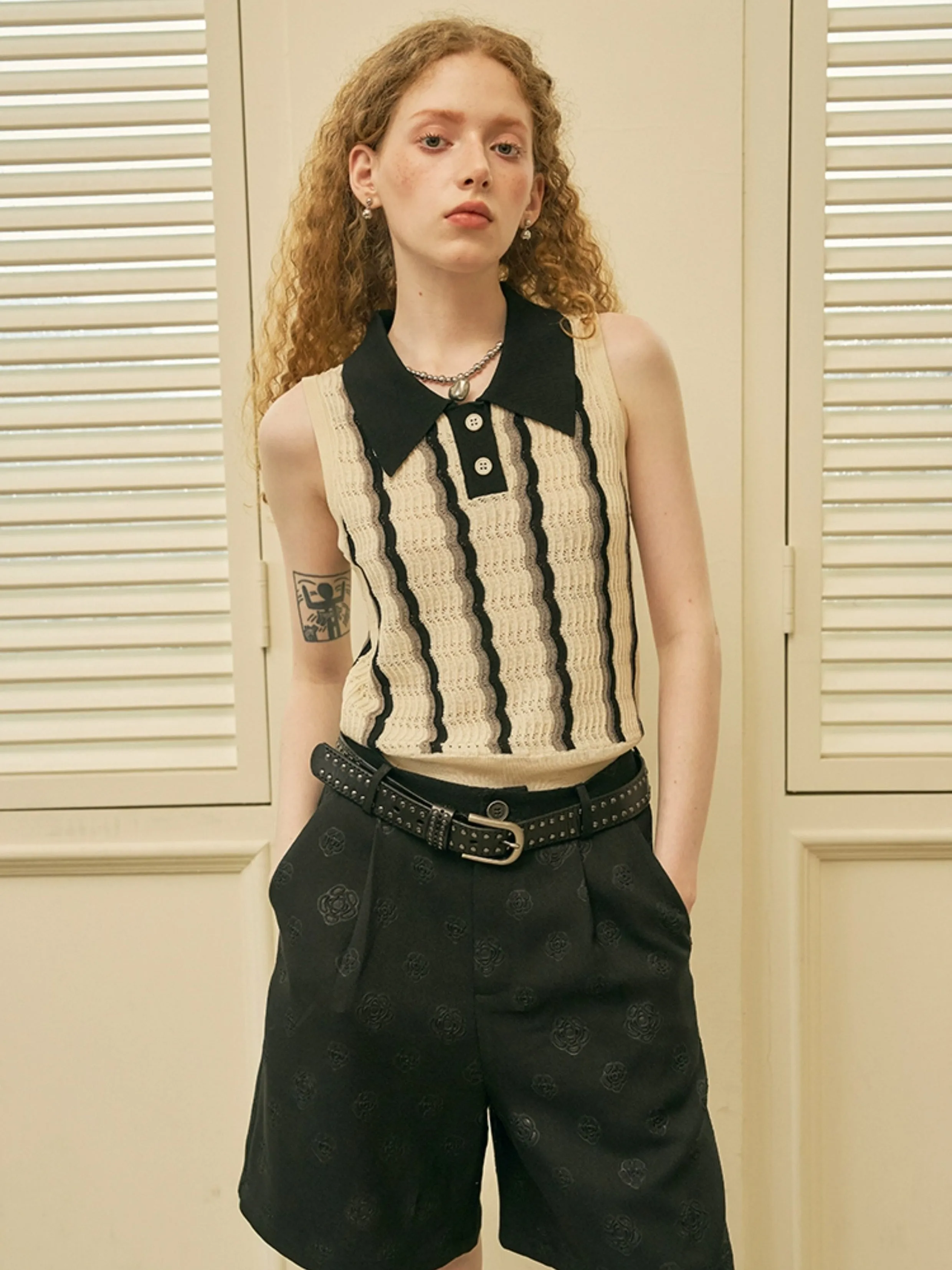 Hollow Contrast Border Polo Collar Knitted Sleeveless Top