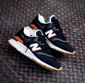 NEW BALANCE TRAINERS BLACK WHITE ORANGE GUM BOTTOM