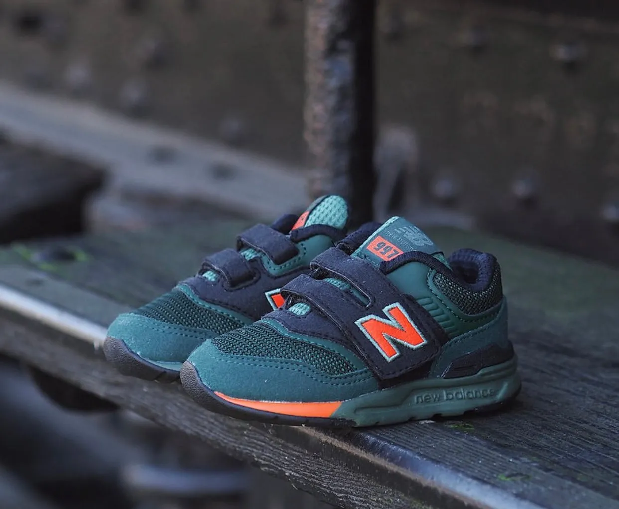 NEW BALANCE TRAINERS FOREST GREEN ORANGE