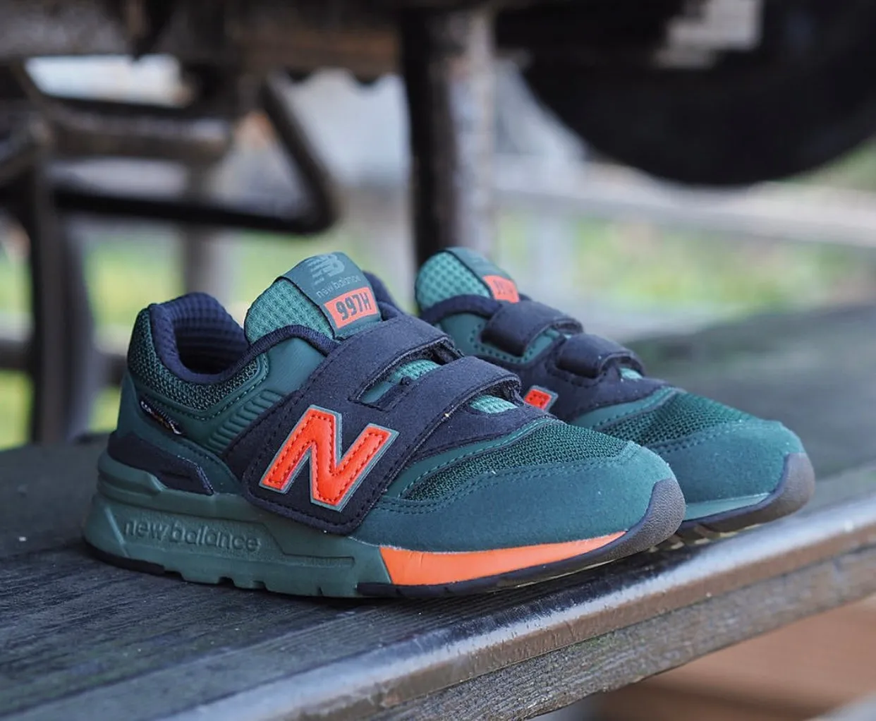 NEW BALANCE TRAINERS FOREST GREEN ORANGE