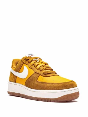 NIKE AIR FORCE 1 07 SE UNIVERSITY GOLD SNEAKERS