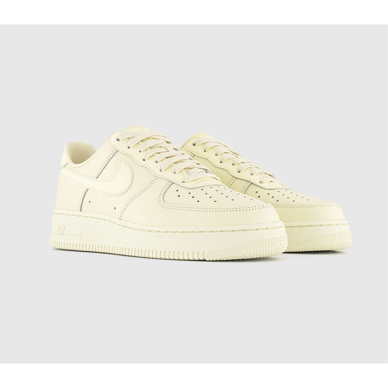 NIKE Air Force 1 07 Trainers - Cream