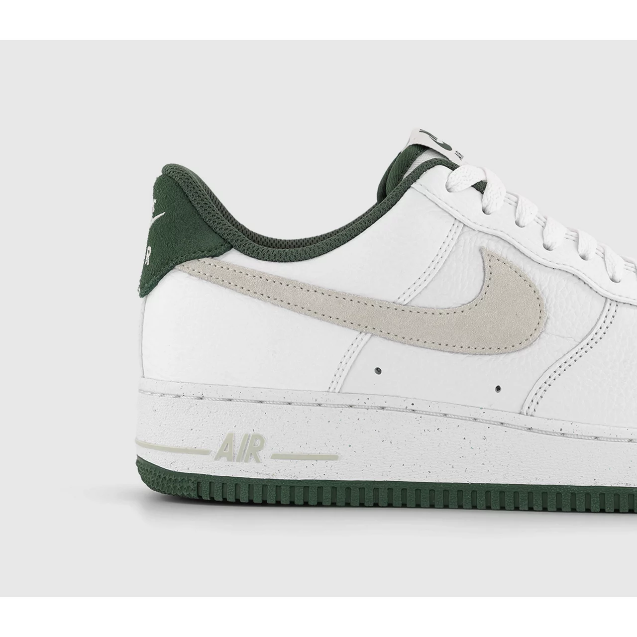 NIKE Air Force 1 07 Trainers - White