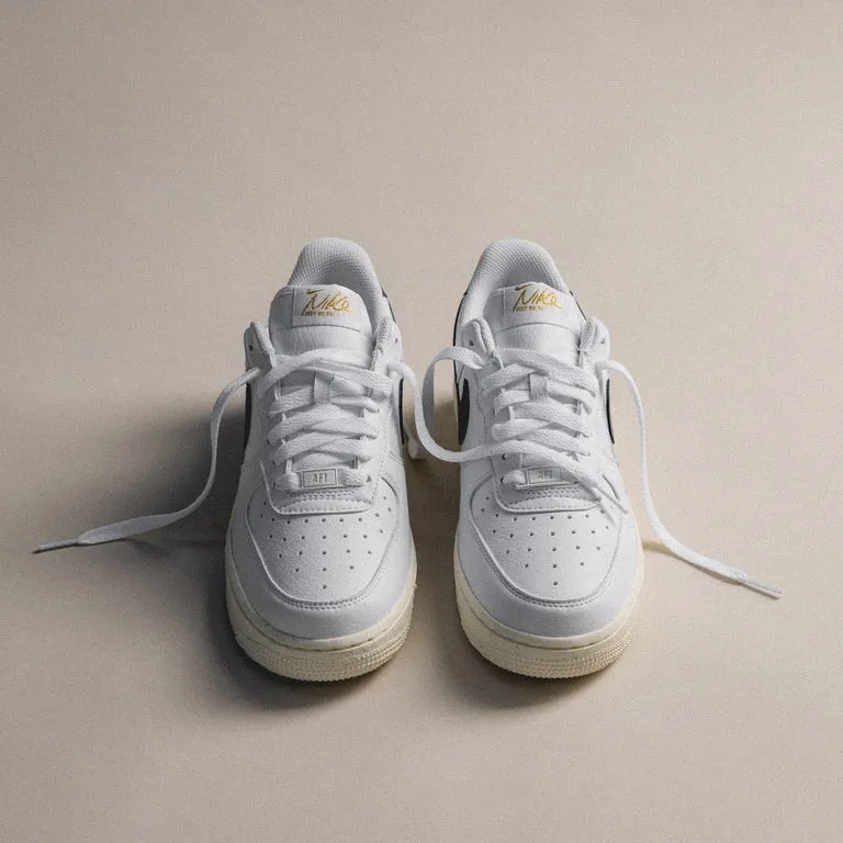 Nike Wmns Air Force 1 '07 *Next Nature* White / Obsidian / Pale Ivory / Metallic Gold