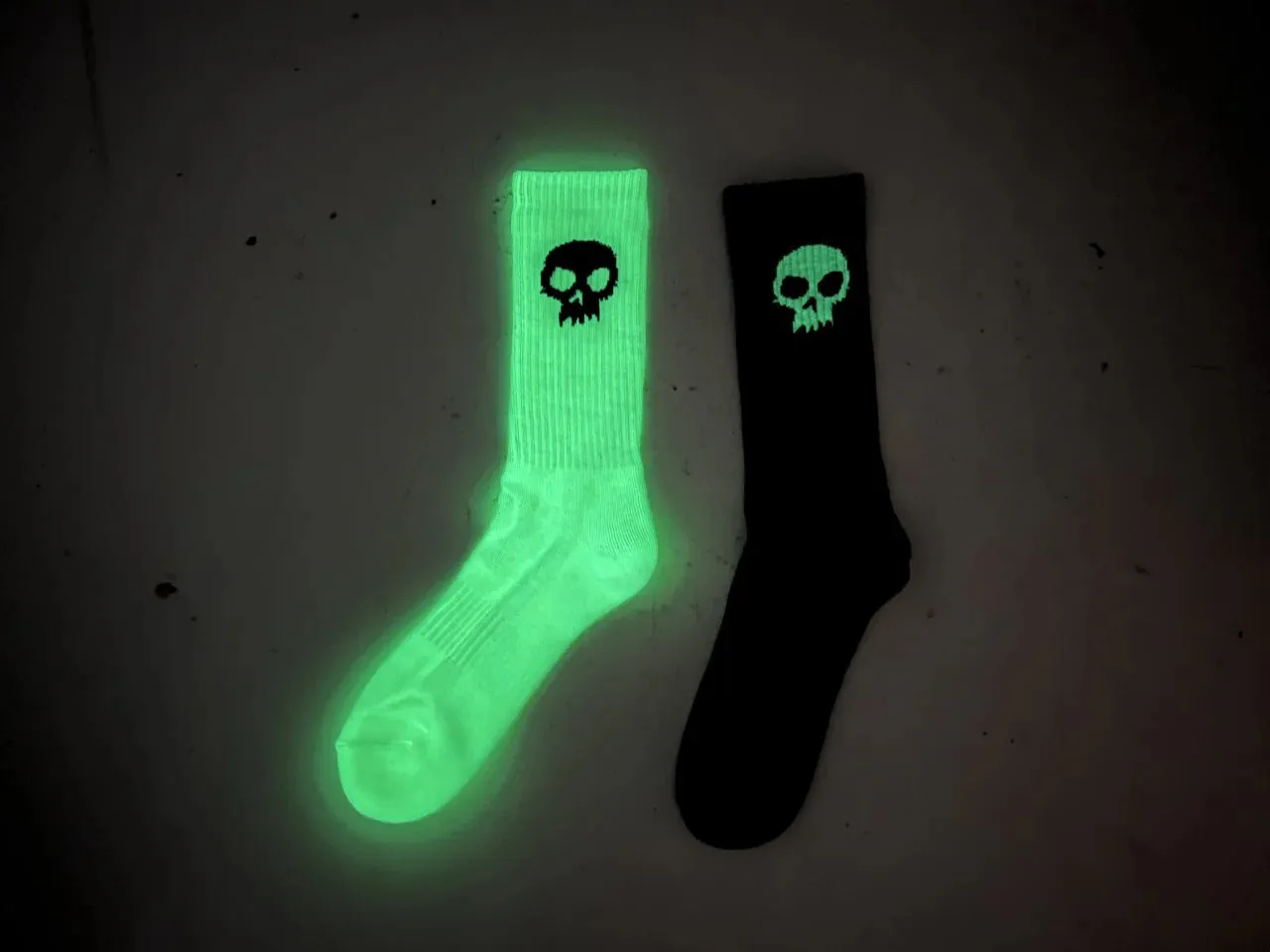 ZERO SKATEBOARDS GLOW IN THE DARK SOCKS